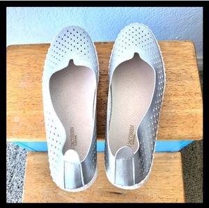 Brand new Ilse Jacobsen Tulip Slip on Euro Size 39 (US size 8)